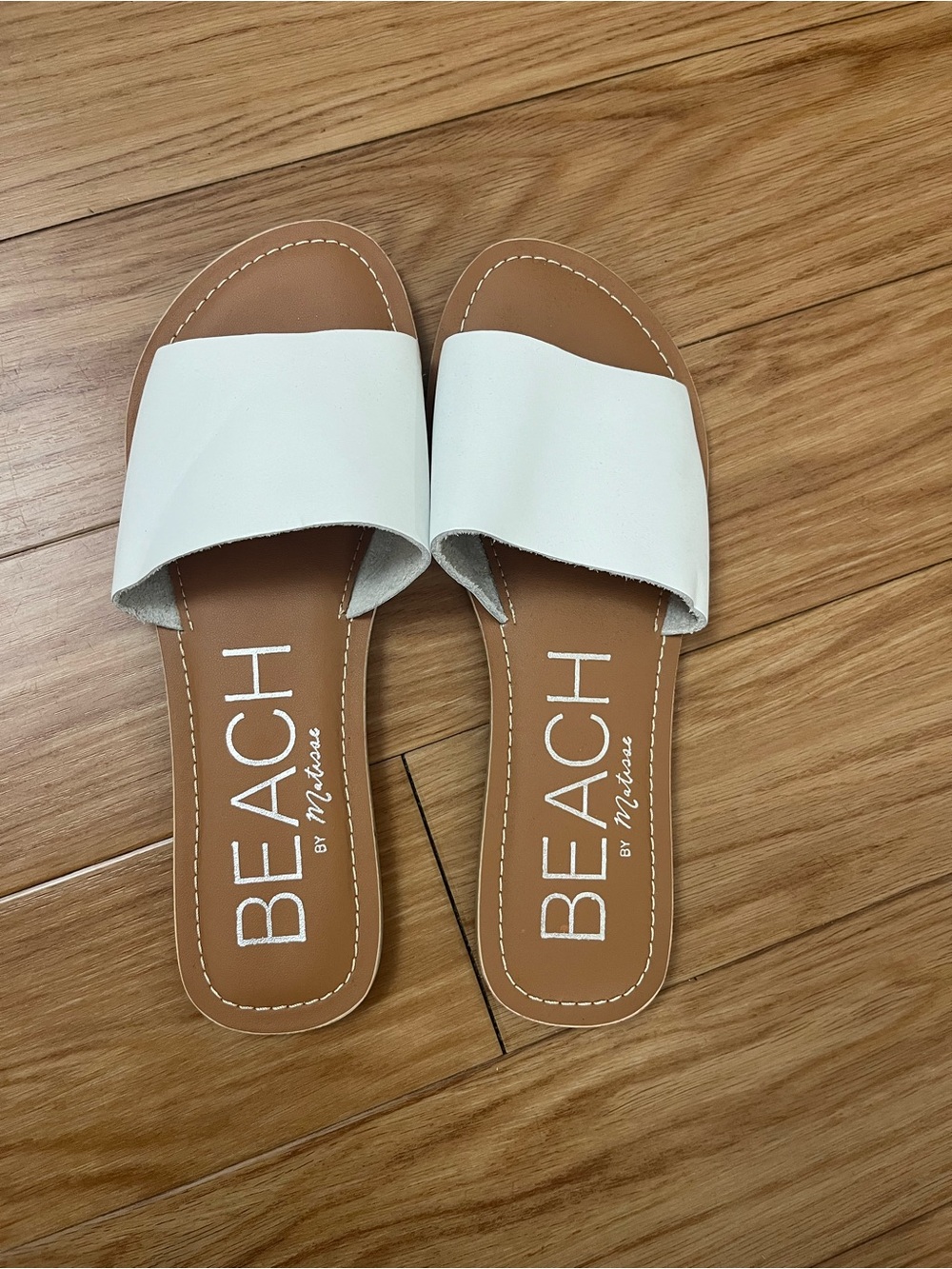 Beach by Matisse White Slide Sandals for Women